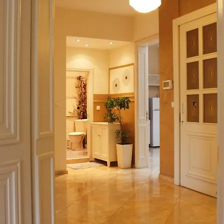 Luxury Flat Lusy In The Heart Of Appartamento Sofia